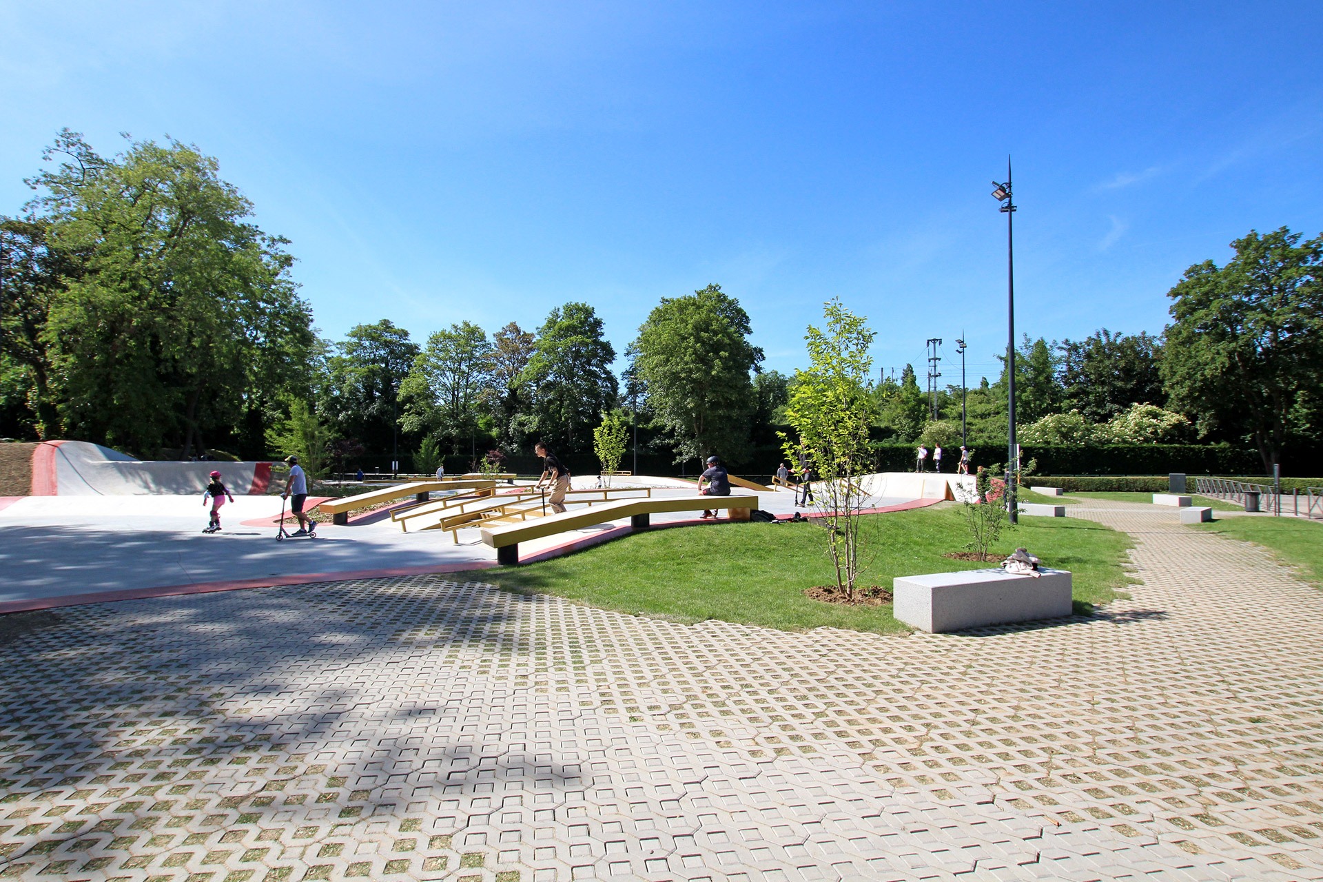 Stade Bollaert Skatepark Lens Skate Spot 4/5