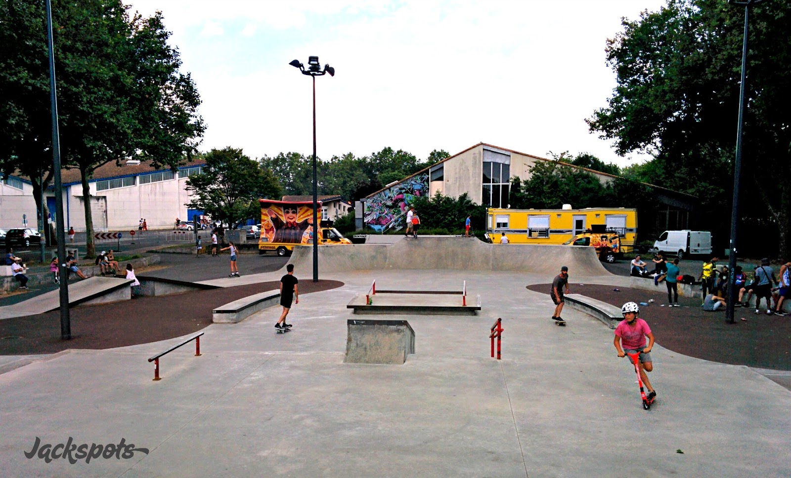 La Cancha Skatepark Saintes Skate Spot 4/5
