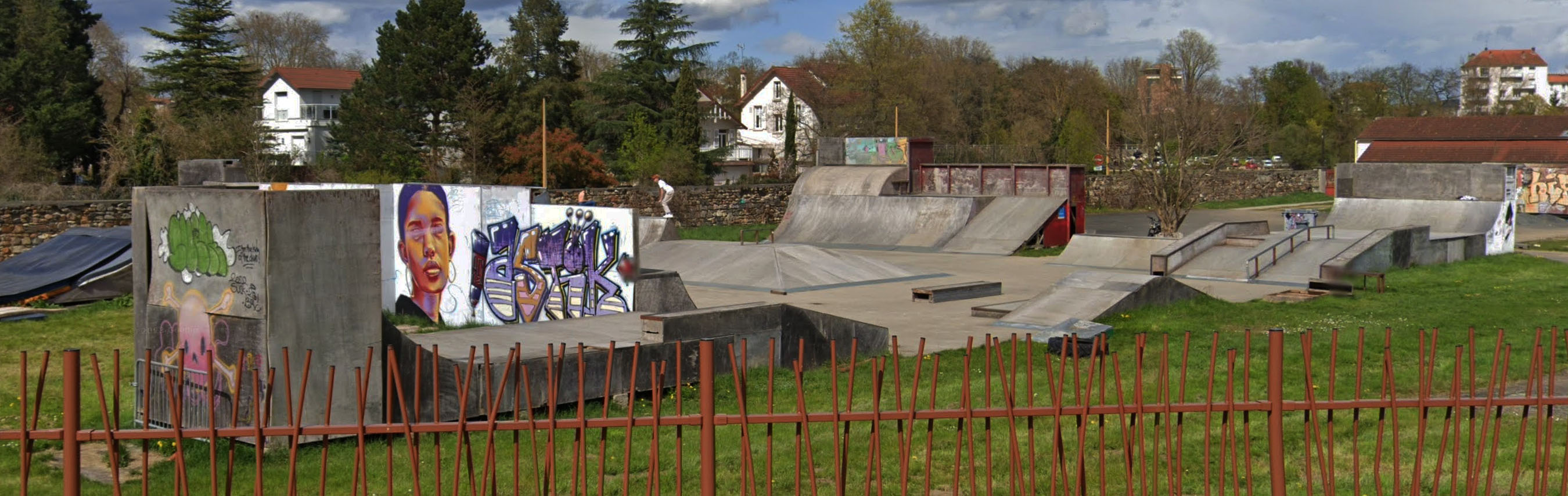 Bellerive Do It Yourself Bellerive sur Allier Skate Spot 3/5