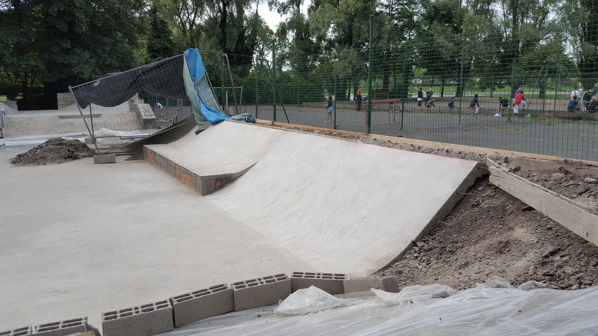 Parc Saint Pierre Do It Yourself Amiens Skate Spot 3/5