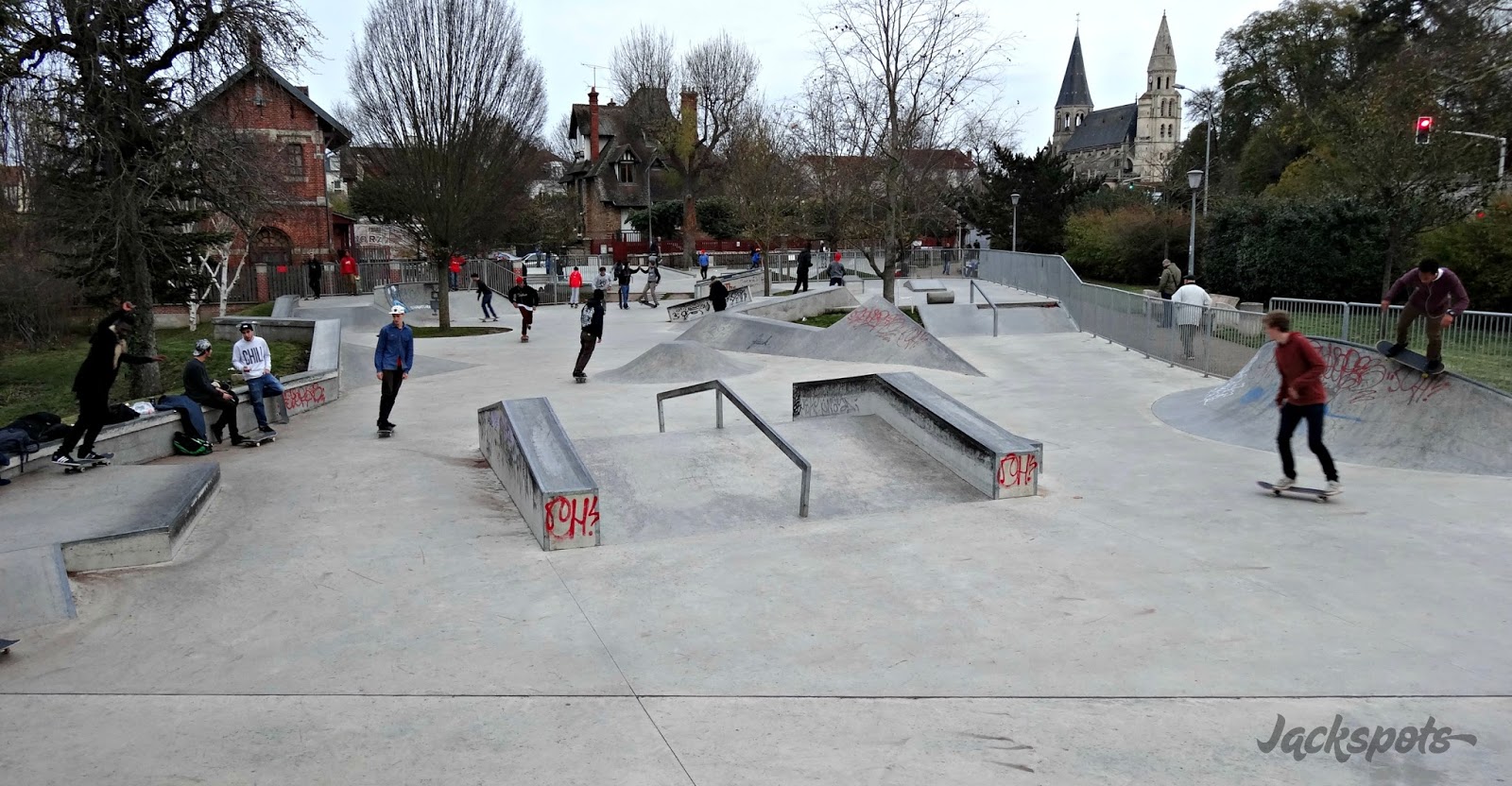 Poissy Skatepark Poissy Skate Spot 5/5