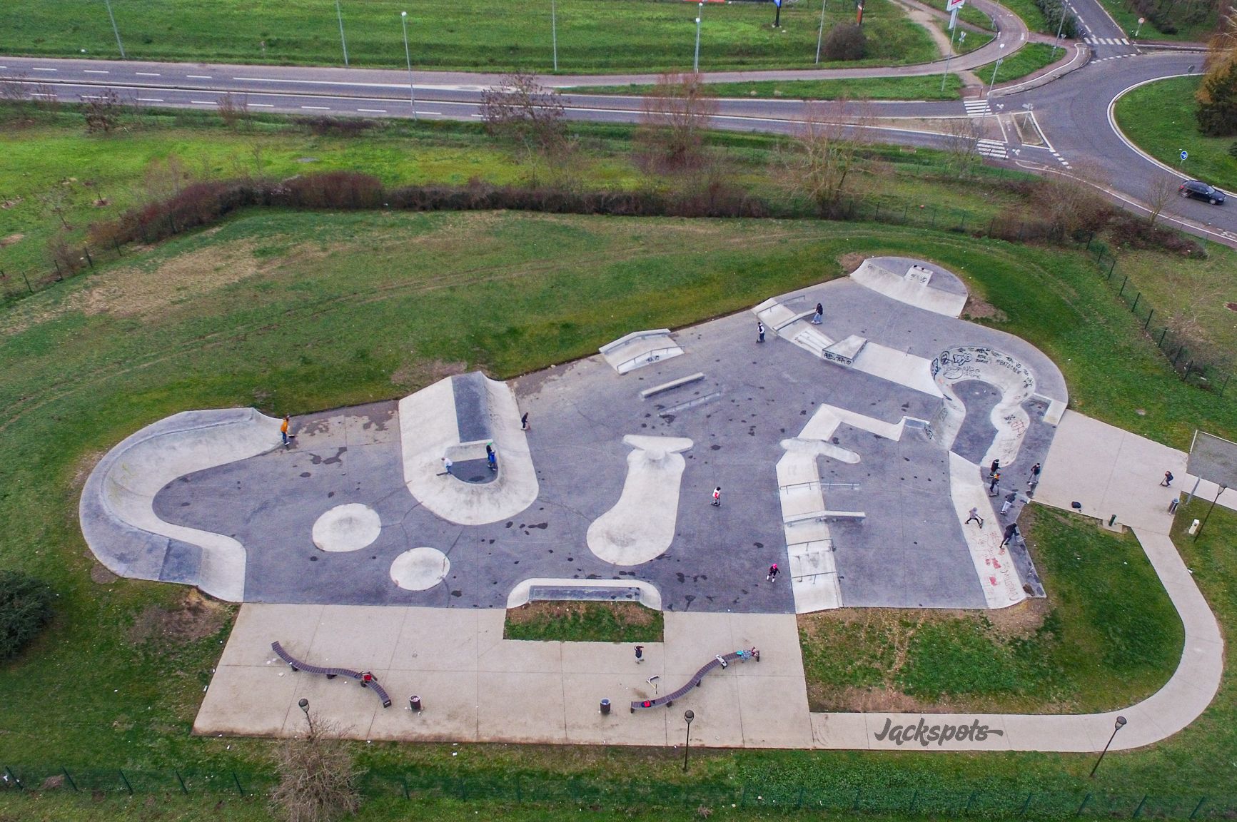 Les Vanneaux Skatepark Achères Skate Spot 4/5