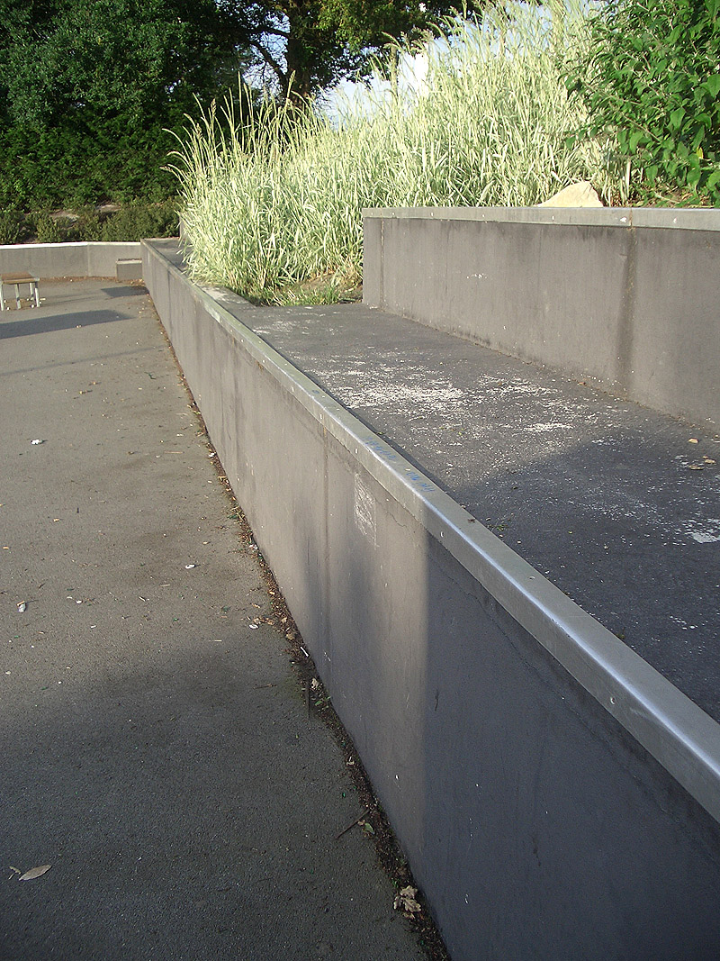 Palais des Congrès Skatepark Le Loroux Bottereau Skate Spot 3/5