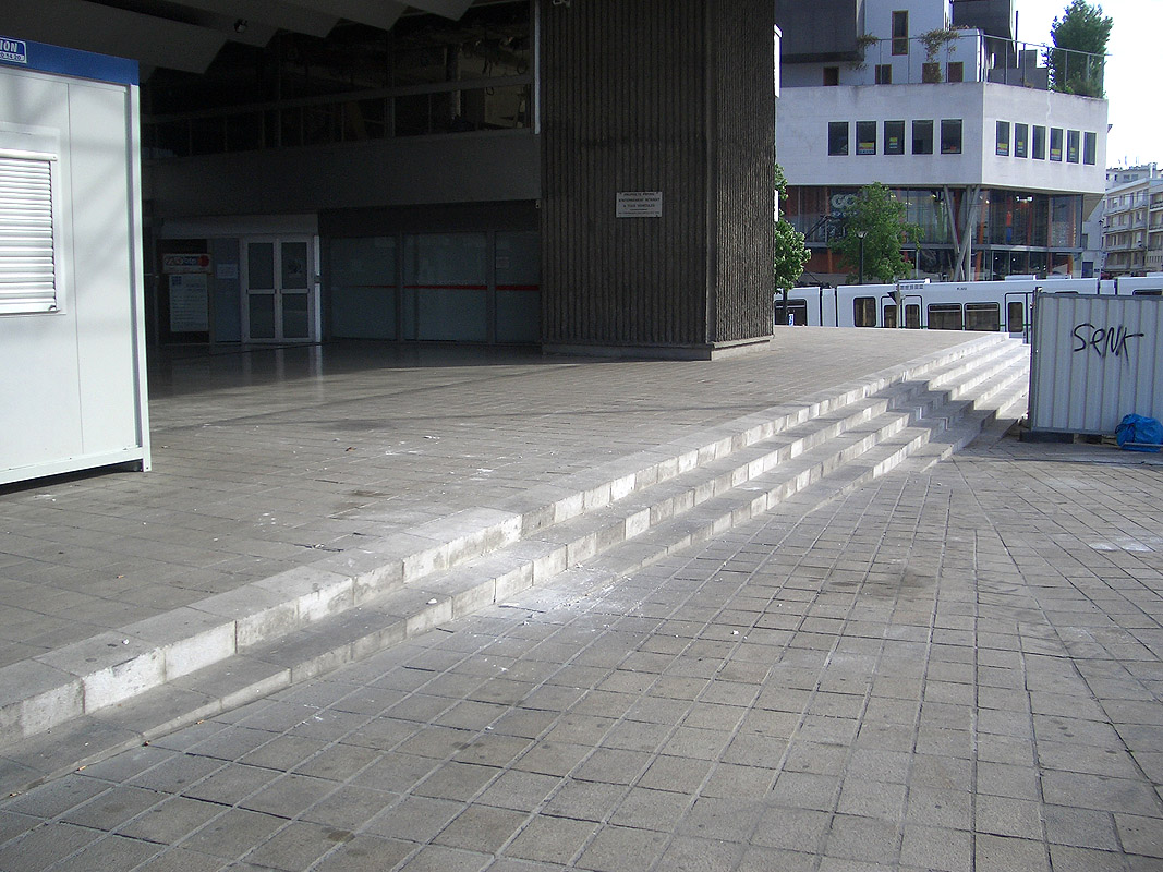 Cram Spot Street Nantes Skate Spot 4/5