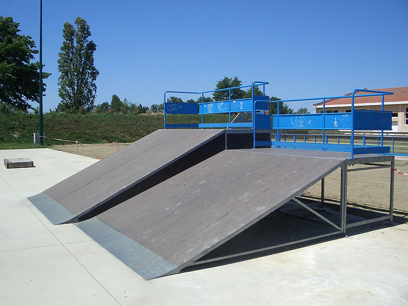 Le Cap Skatepark Saint Sever Skate Spot 3/5