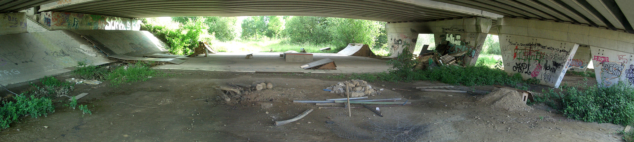 Bellevue Do It Yourself Ste Luce sur Loire Skate Spot 4/5