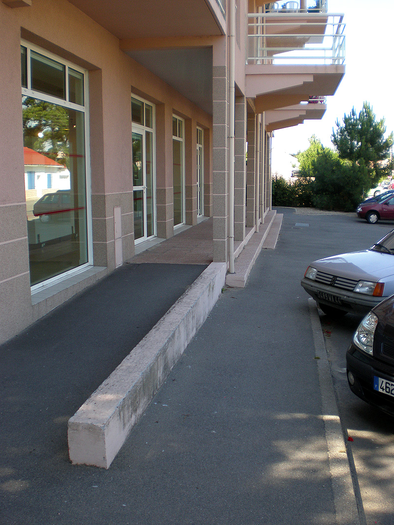 Hôtel de Ville Spot Street Saint Brevin les Pins Skate Spot 2/5