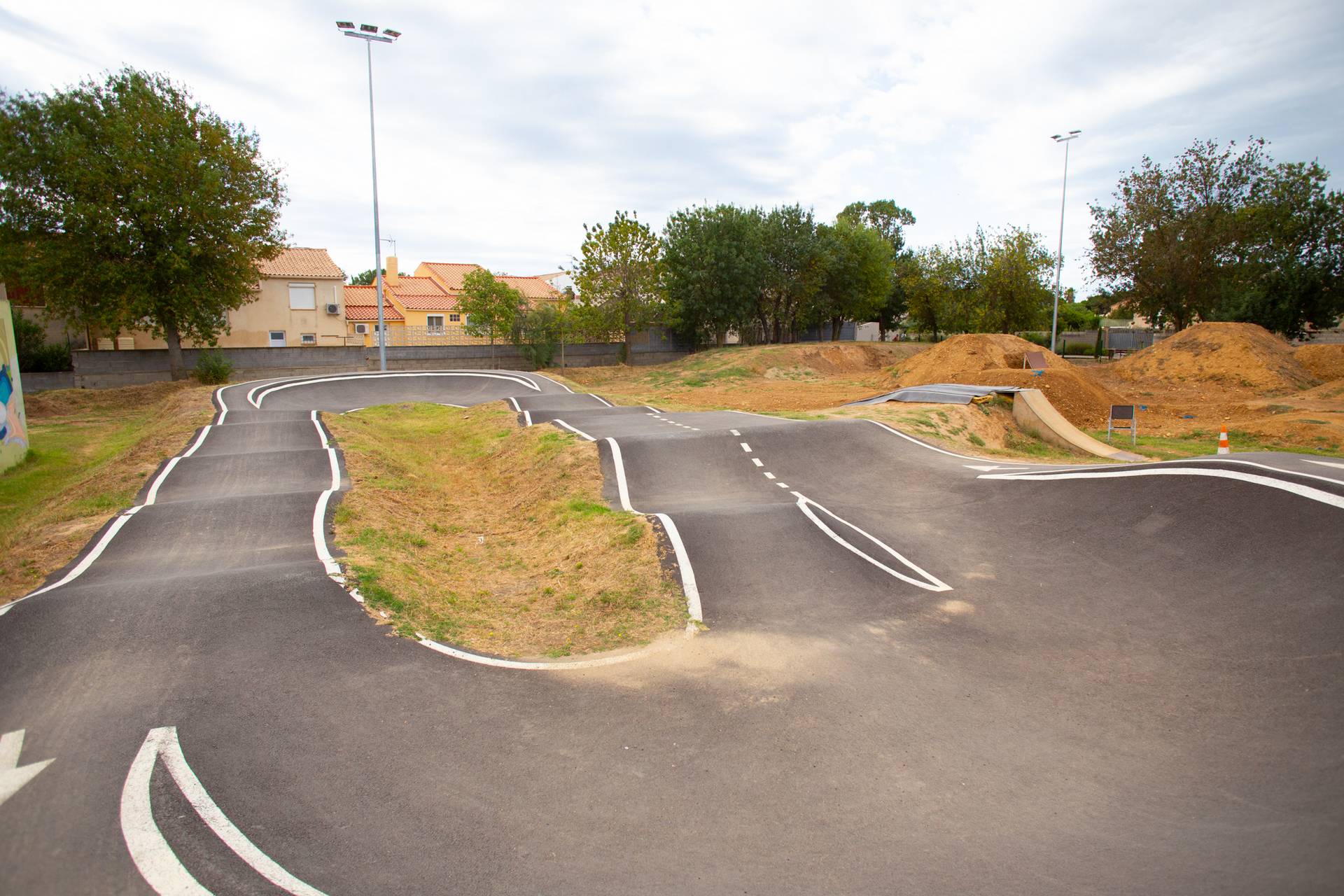 Parc des Sports Urbains Skatepark Sérignan Skate Spot 3/5