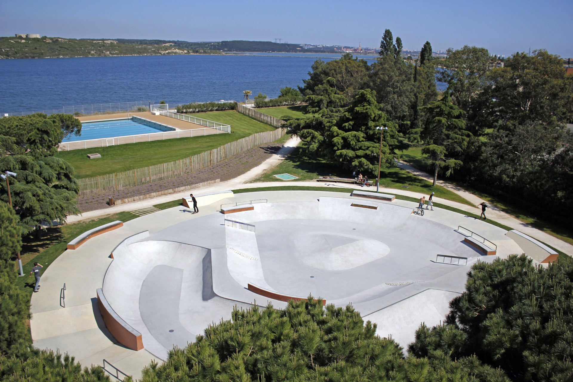 Étang de L' Estomac Skatepark Fos sur Mer Skate Spot 4/5