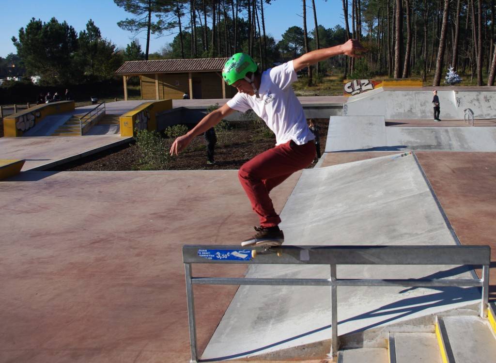 Bâton Rouge Skatepark Gujan Mestras Skate Spot 5/5