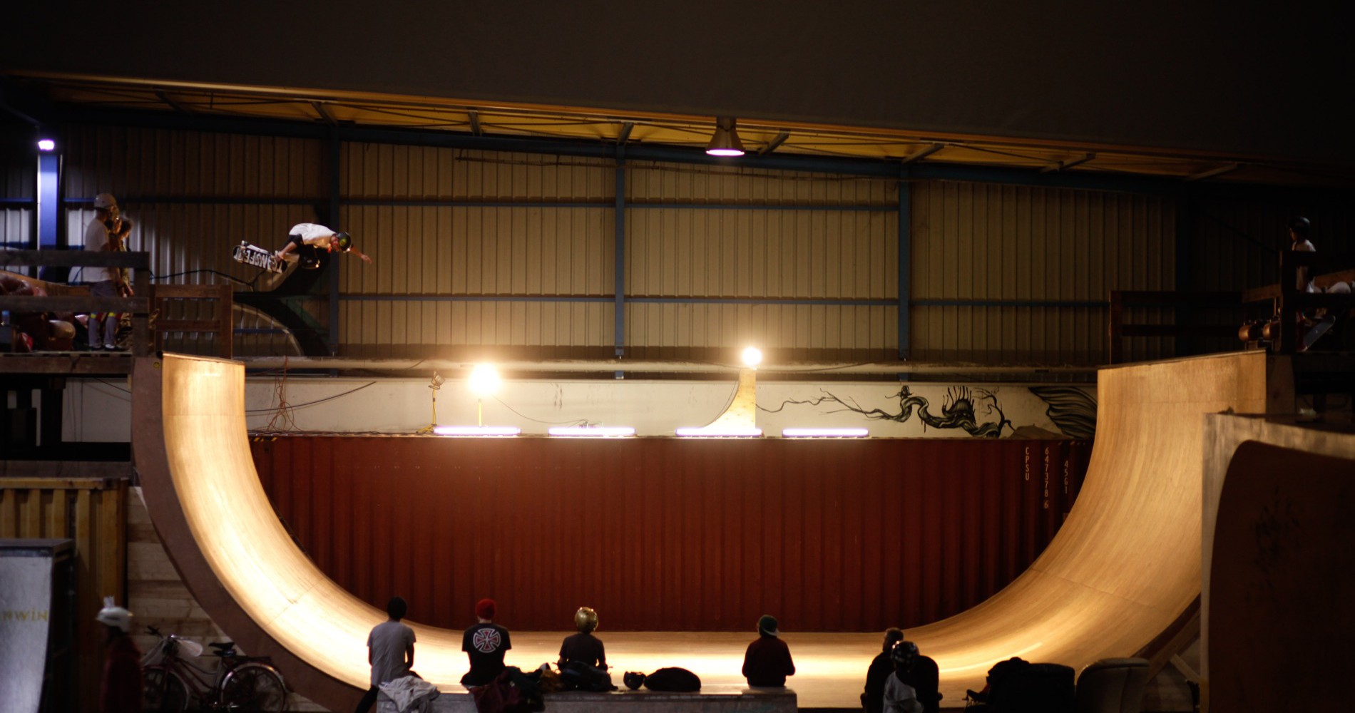 Hangar Darwin Indoor Bordeaux Skate Spot 5/5