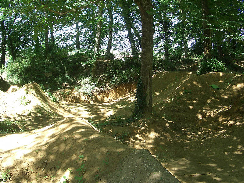 Nahuques Dirt Mont de Marsan Skate Spot