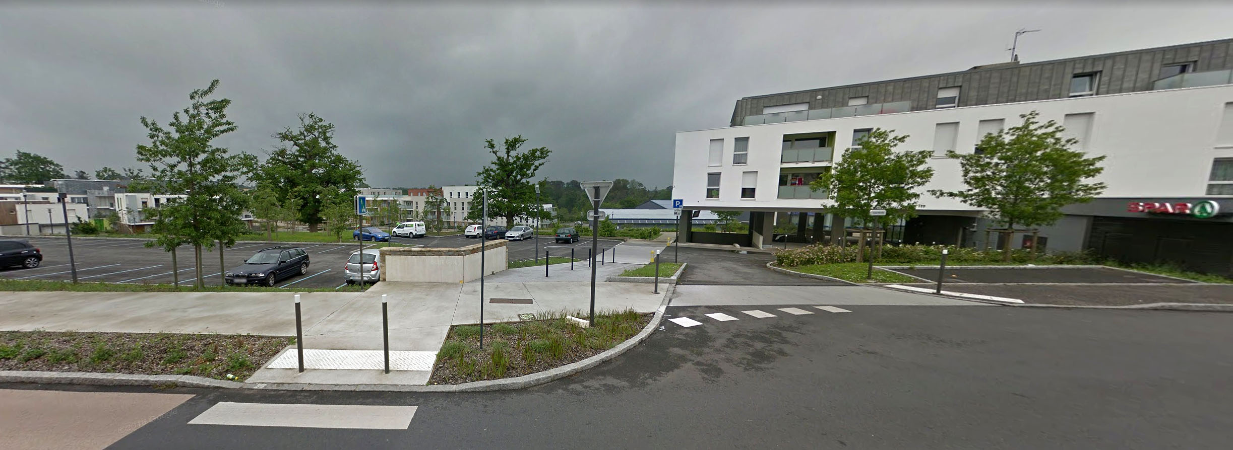 Spar Orvault Skate Spot