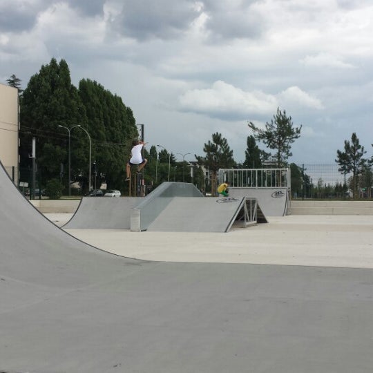 Stade Jean de Nève Vélizy Villacoublay Skate Spot