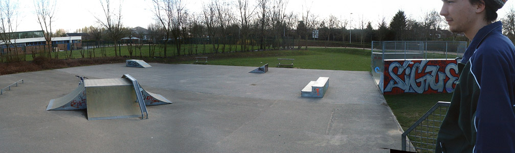 Collège Boucher Voisins le Bretonneux Skate Spot