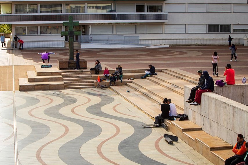 Hôtel de Ville Créteil Skate Spot