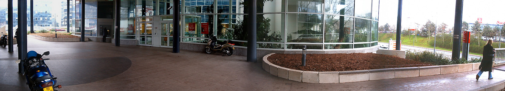 Chambre de Commerce Cergy Skate Spot