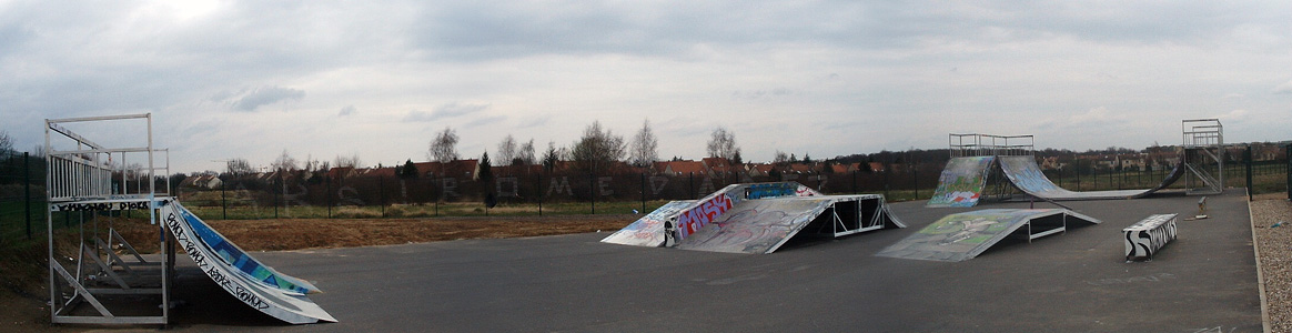 Parc des sports Vauréal Skate Spot