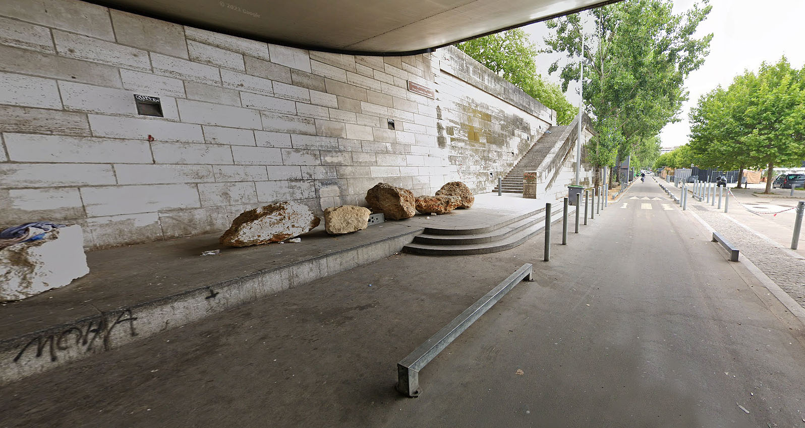 Pont Charles de Gaulle Paris Skate Spot