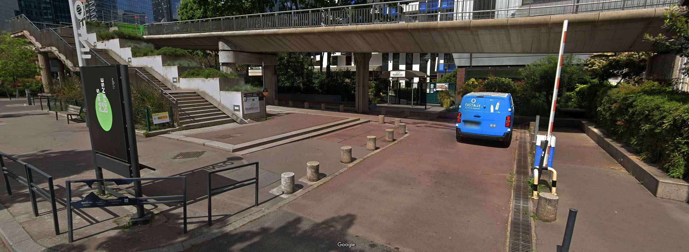 Hôtel Ibis Courbevoie Skate Spot