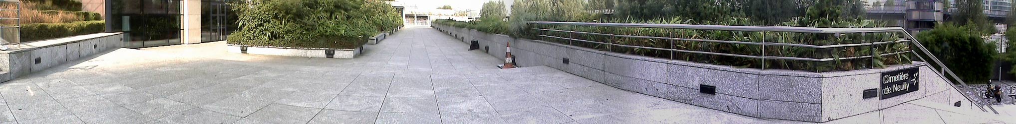 Hôtel Renaissance Puteaux Skate Spot