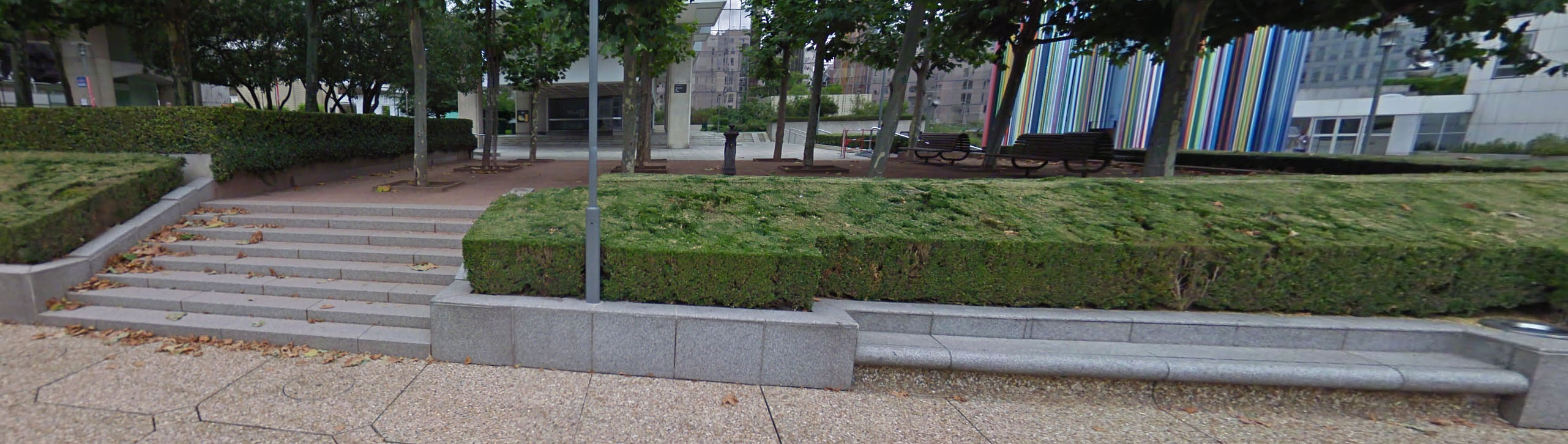 Le Moretti Courbevoie Skate Spot