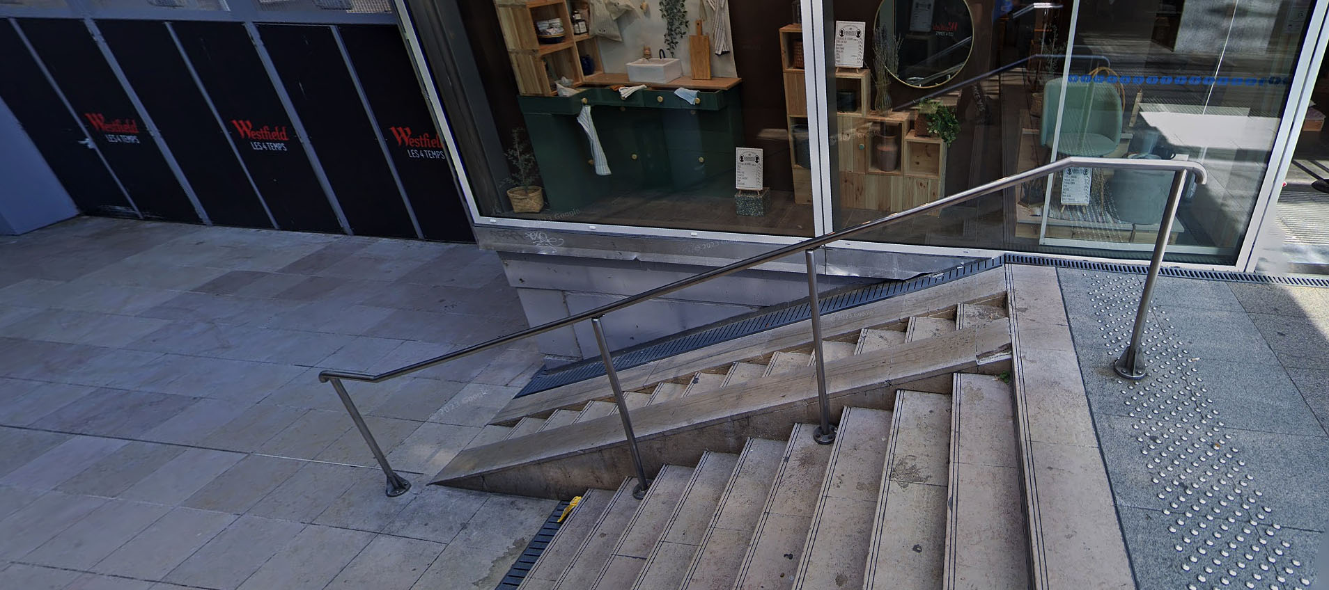 Passage de l' Arche Puteaux Skate Spot