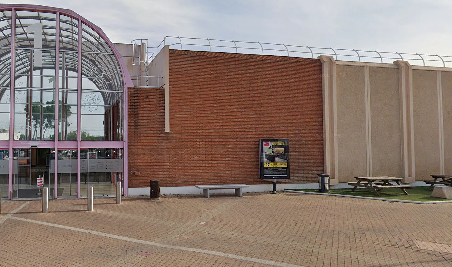 Carrefour Lattes Skate Spot