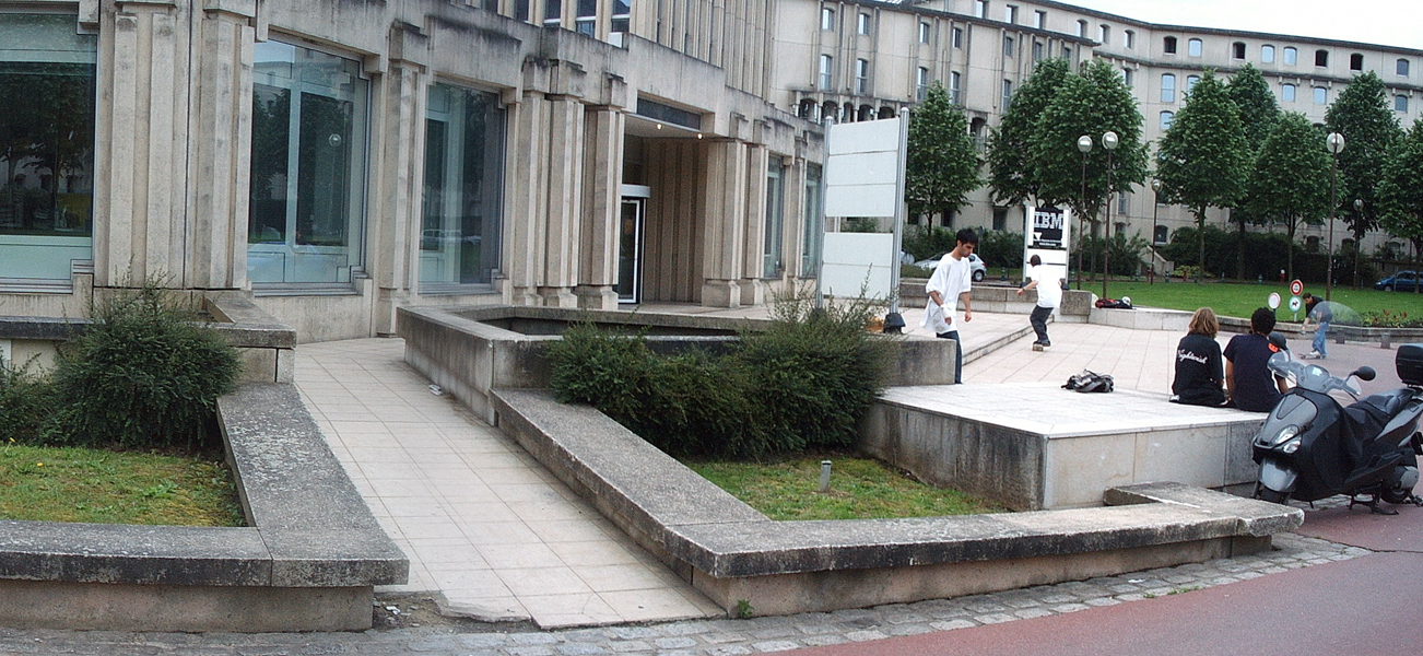 Hôtel de Région Rouen Skate Spot