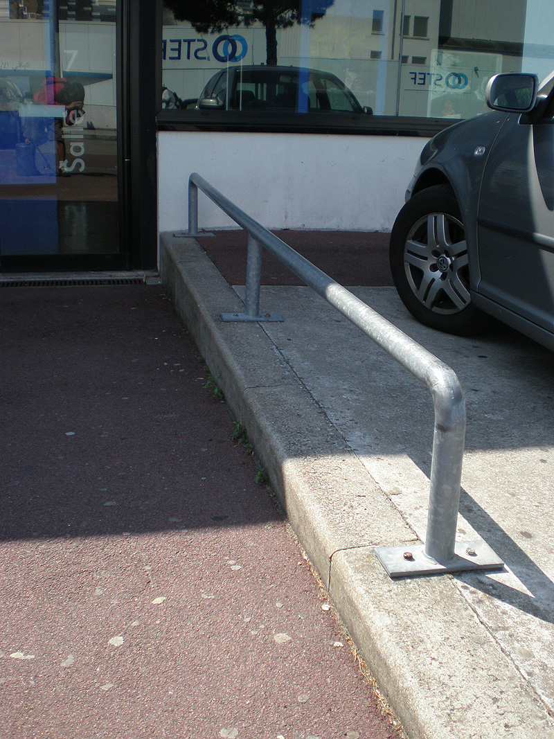 Cinéville Saint Nazaire Skate Spot