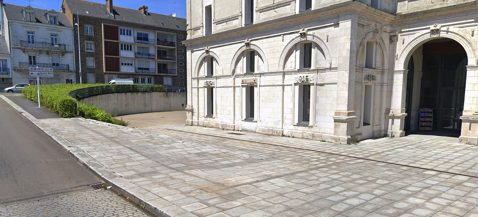 Le Théâtre Saint Nazaire Skate Spot