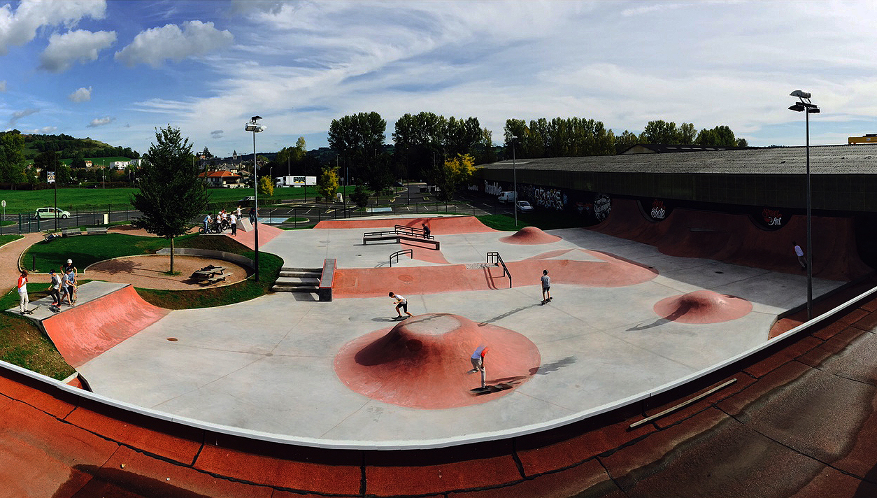 L’ Épicentre Ext Aurillac Skate Spot