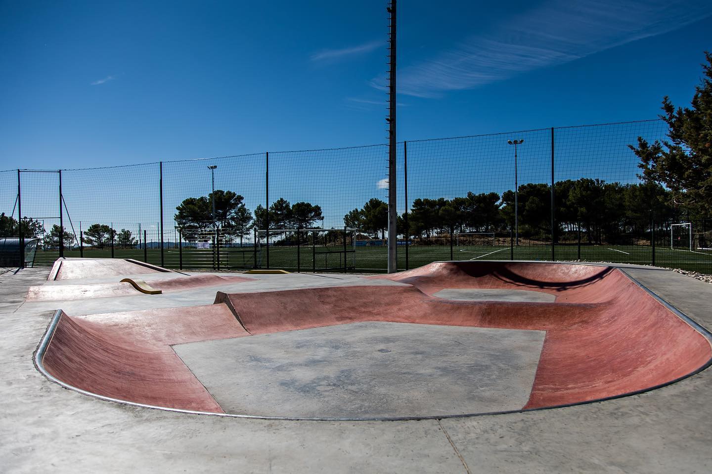 Parc des Sports Venelles Skate Spot