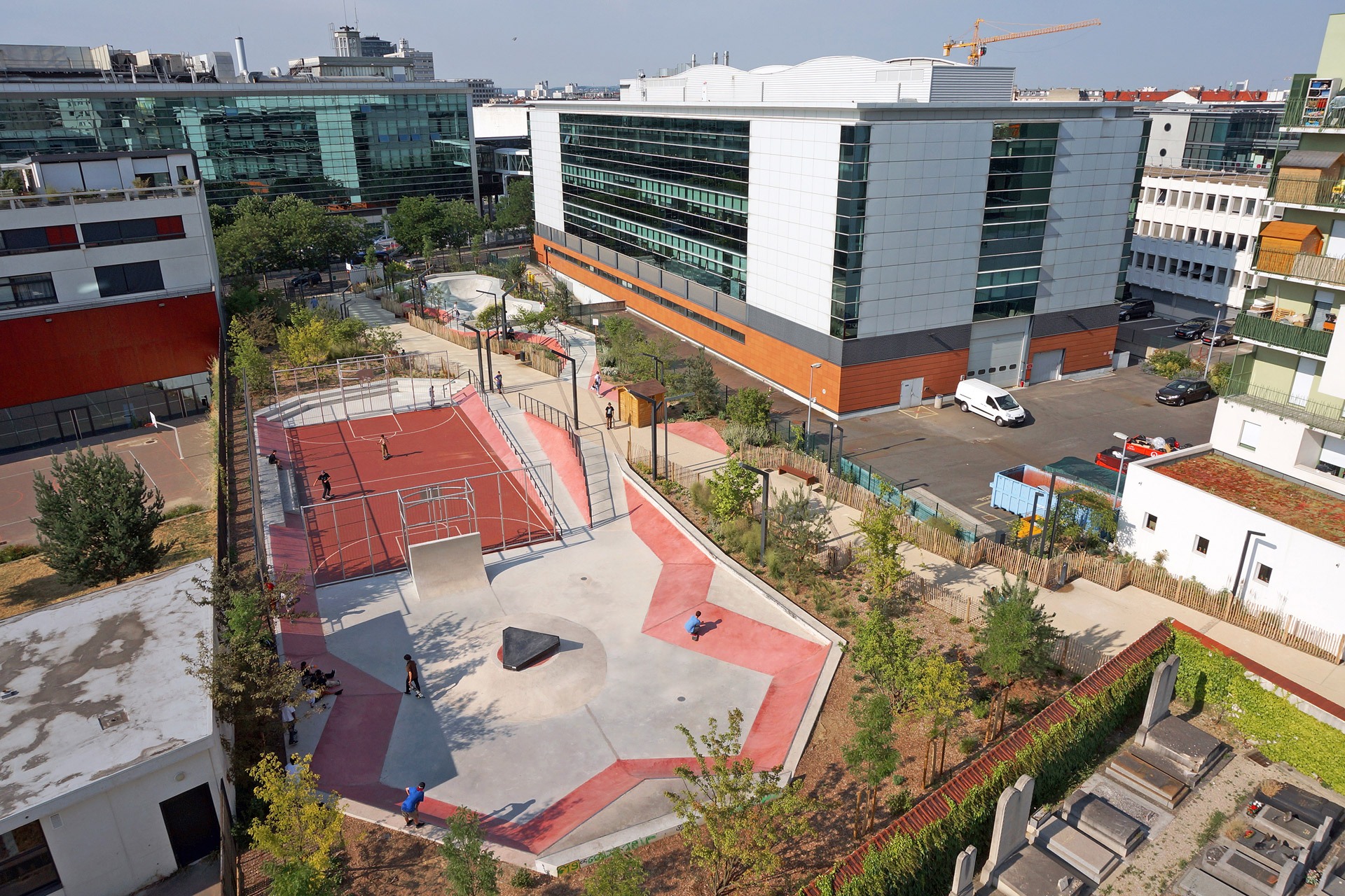 Jardin Des Fauvelles Courbevoie Skate Spot