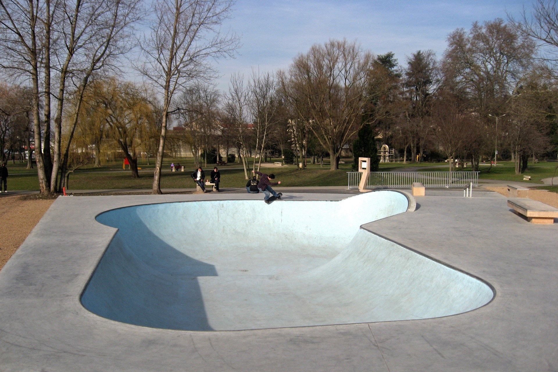 Parc des Lilattes Bourgoin Jallieu Skate Spot