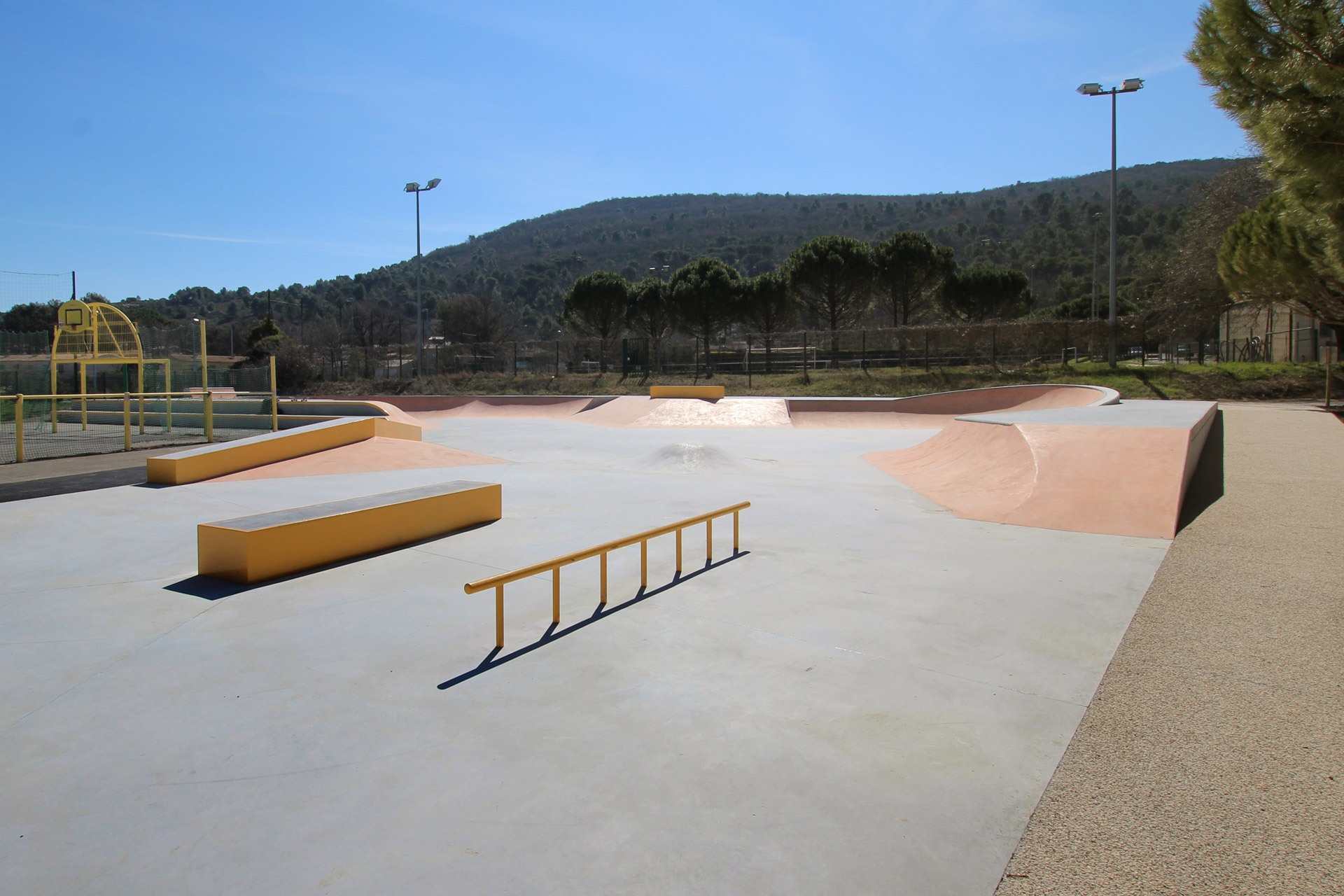 Le Bastidon Alleins Skate Spot