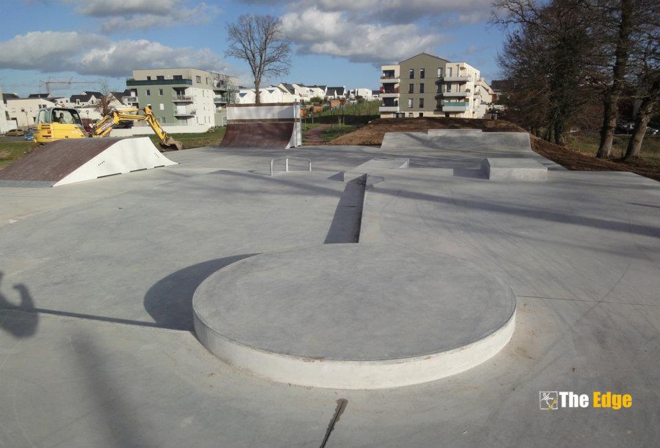 Complexe Chassebœuf Pacé Skate Spot