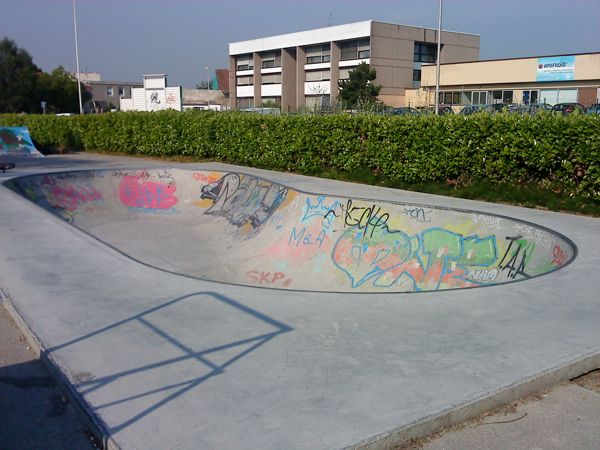 Cran Gevrier Annecy Skate Spot