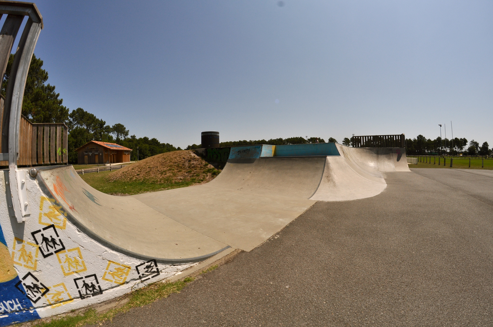 Plaine des Sports Moga La Teste de Buch Skate Spot