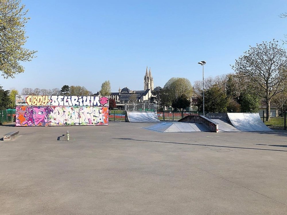 Stade Hélitas Caen Skate Spot