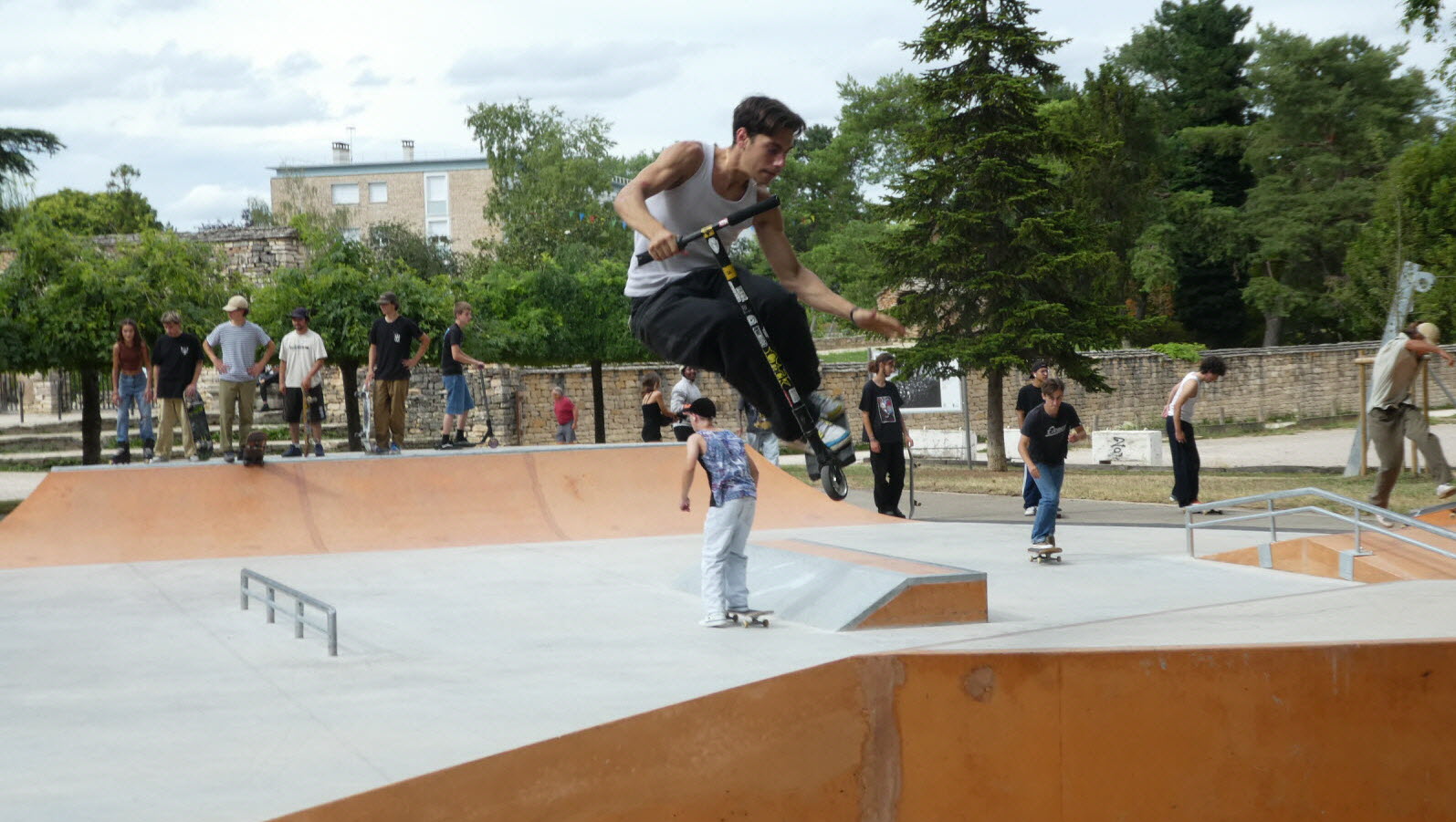 Parc Nouelle Chalon sur Saône Skate Spot