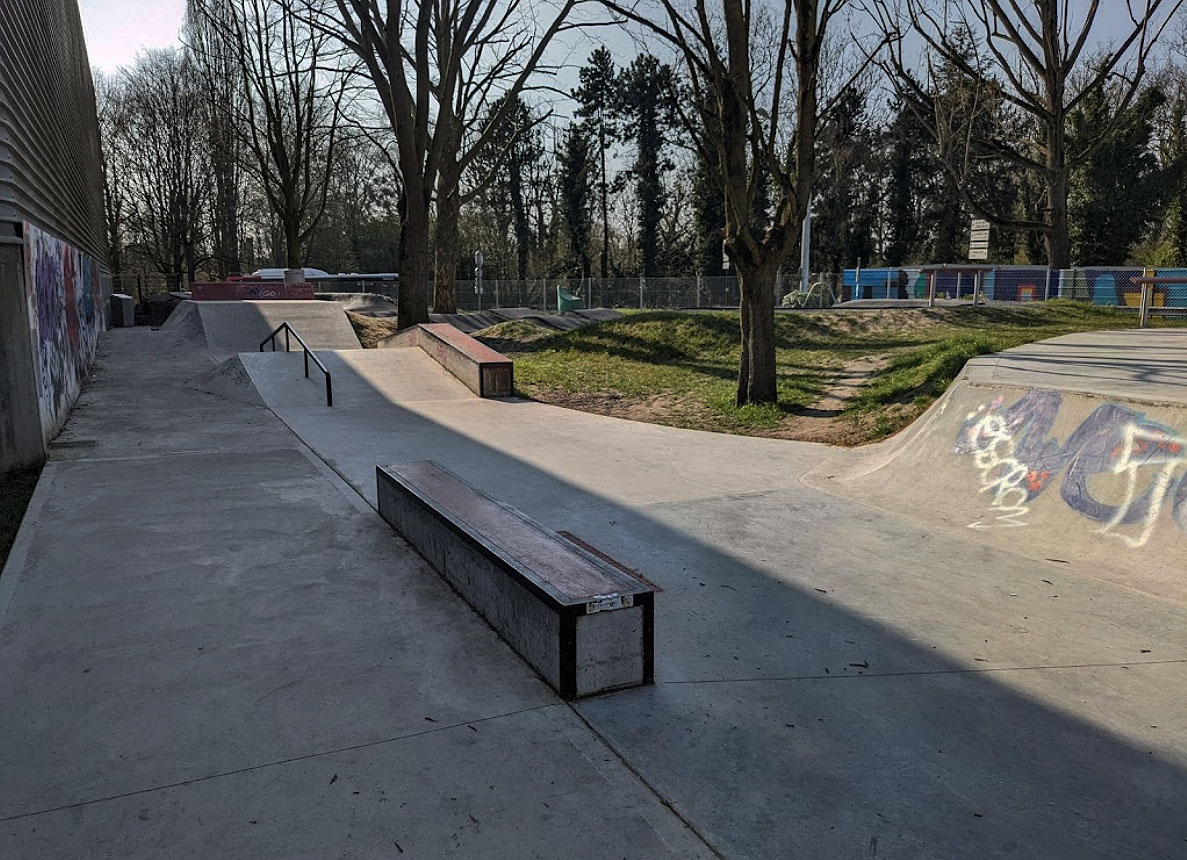 Salle du Romarin La Madeleine Skate Spot