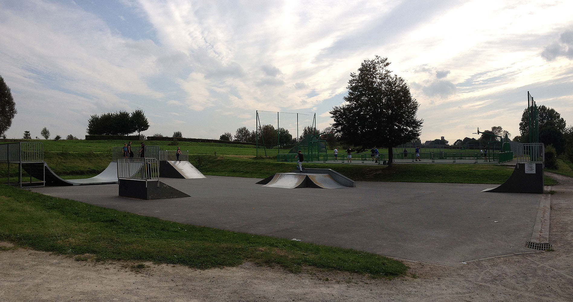 Parc du bois Leurent Roncq Skate Spot