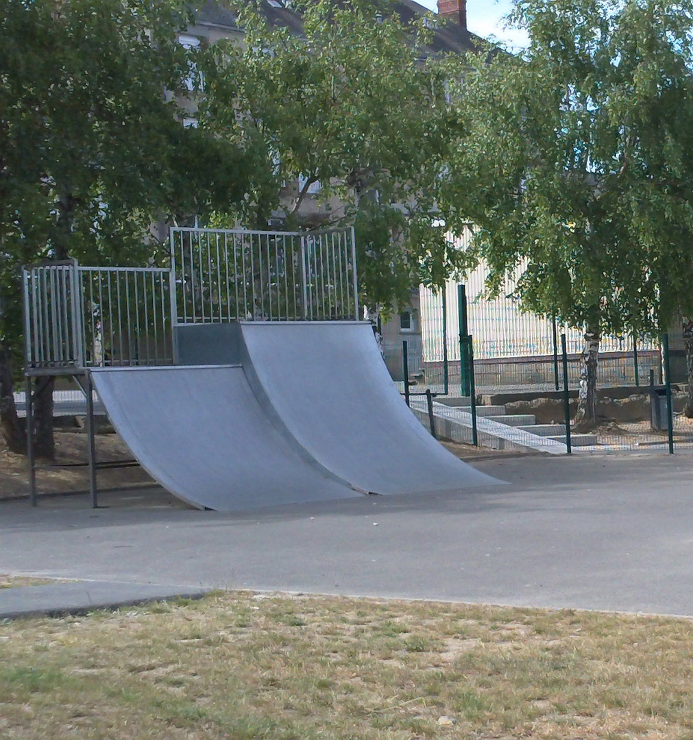 Collège Francis Lallart Gorron Skate Spot