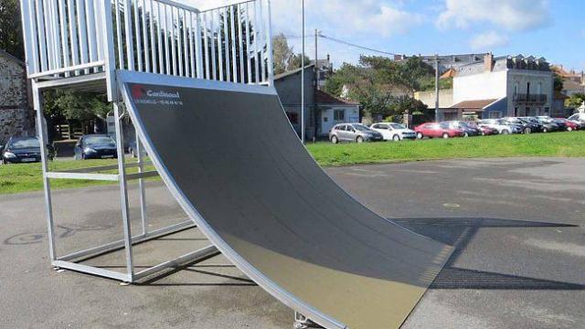 Bikini Le Pellerin Skate Spot