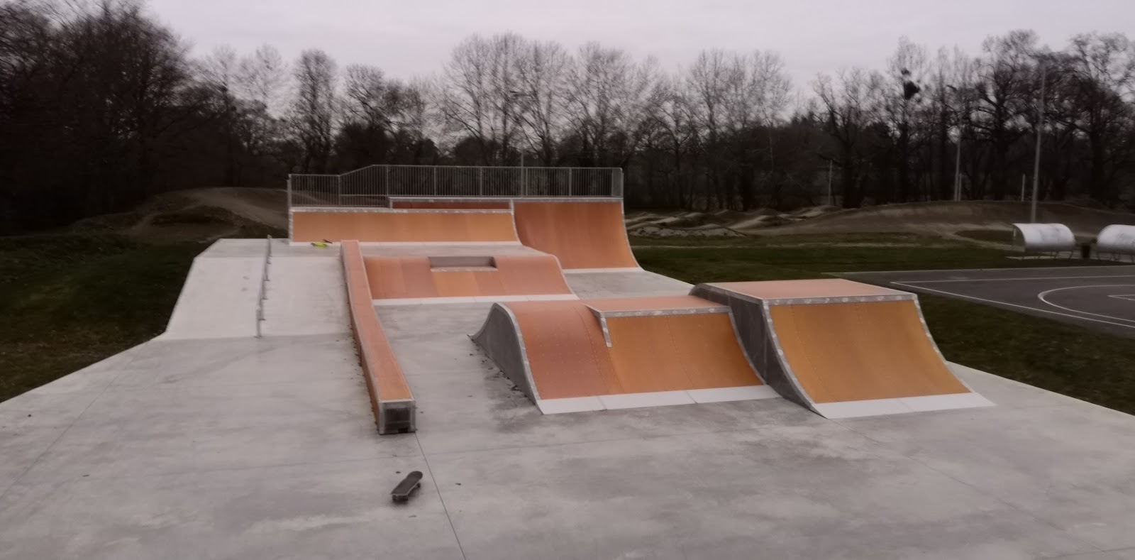 Plan D' Eau Acigné Skate Spot