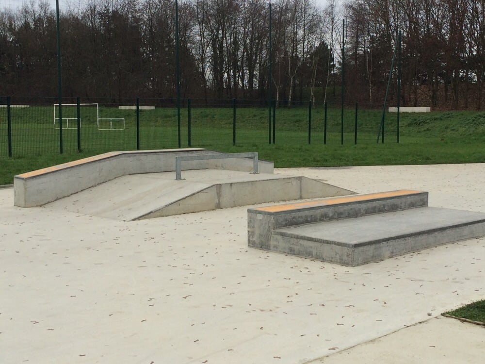 Stade Jacky Rivière Collégien Skate Spot