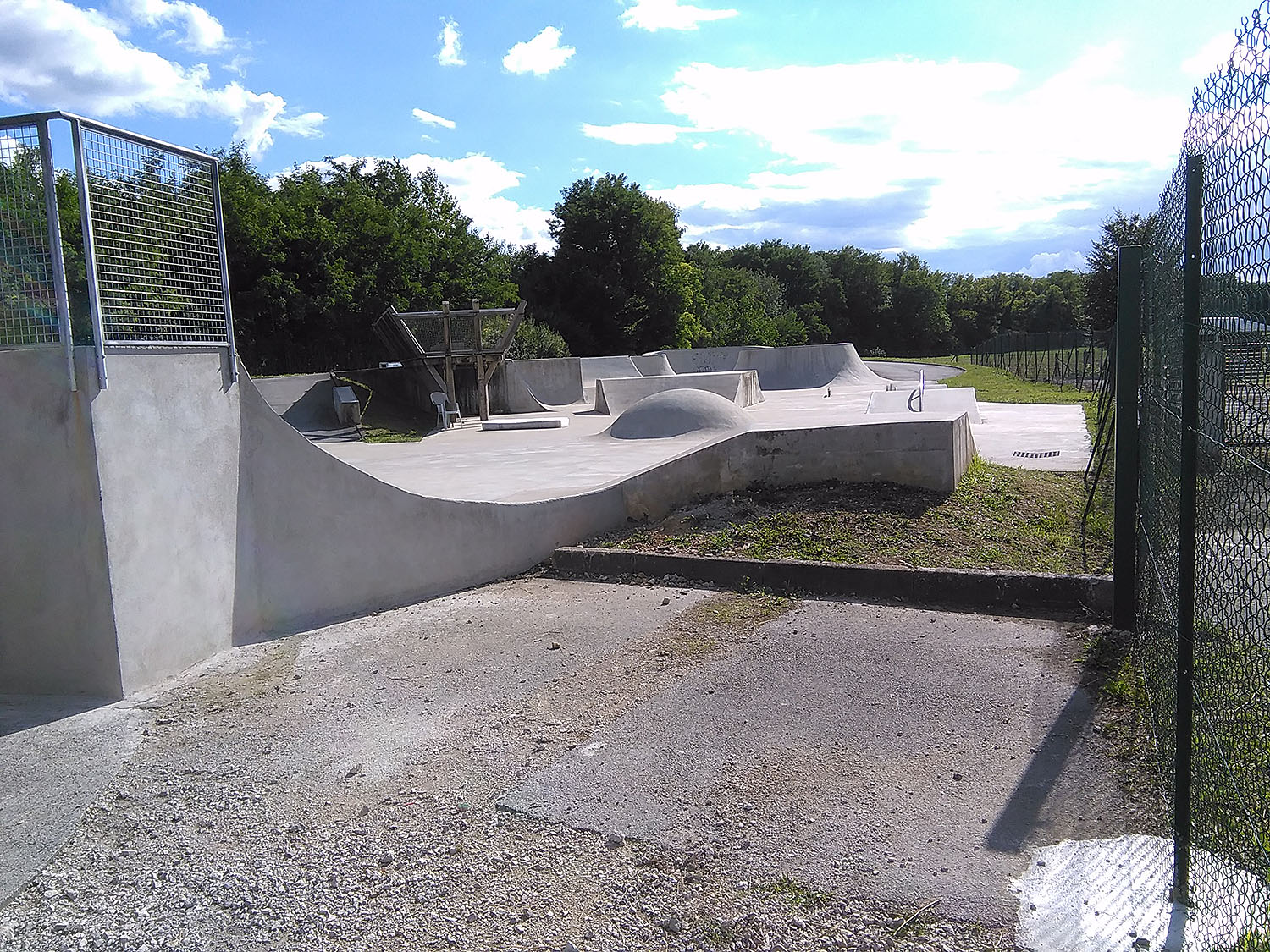 La Déchetterie Domblans Skate Spot