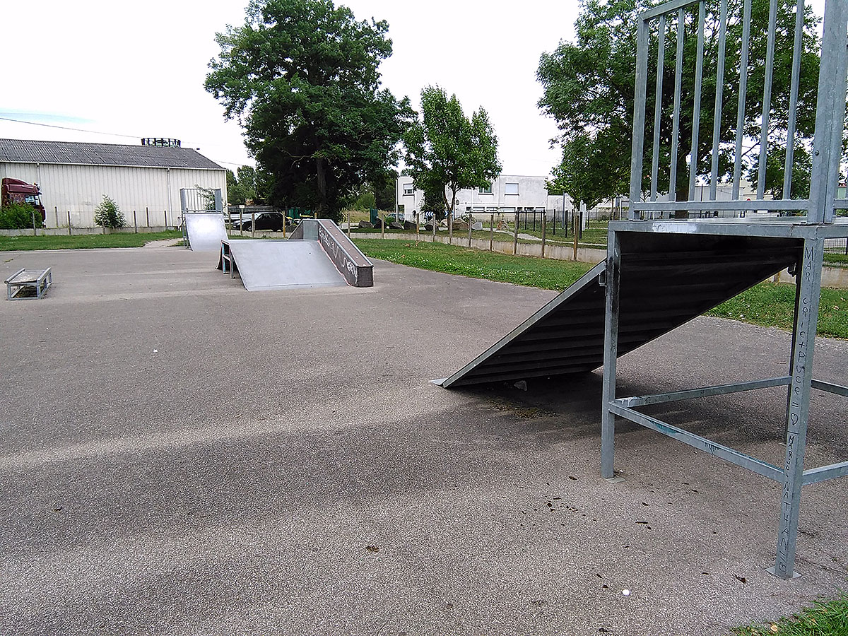 Les 3 Coeurs Réguisheim Skate Spot