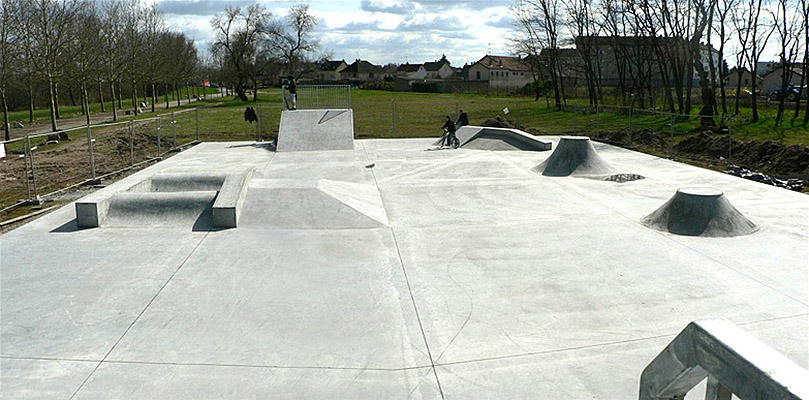 Île de Caqueret Decize Skate Spot